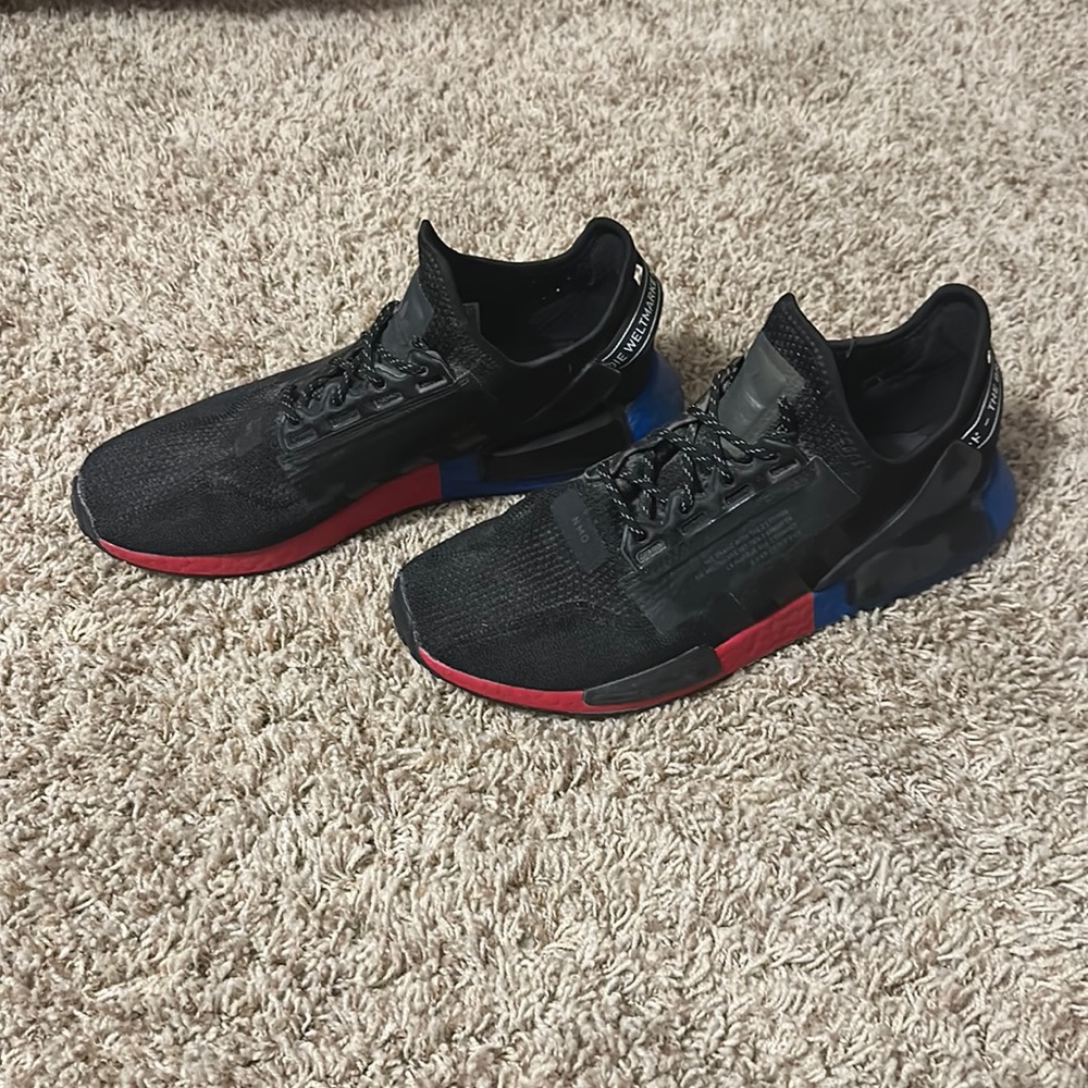 In new condition barely worn adidas shoes